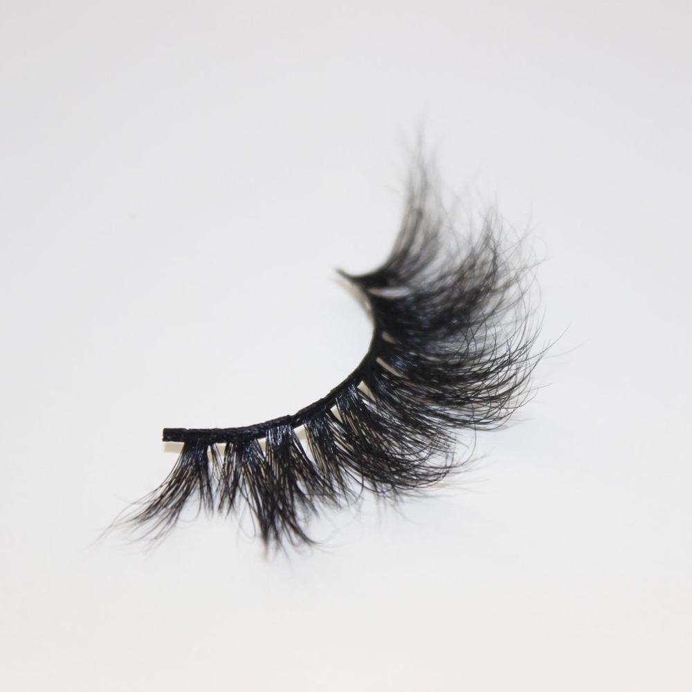 Lashes - Picture 2 of 3